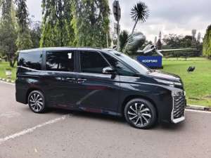 Toyota Voxy 2.0 Cvt TSS FL Camera360AT Low Km 17rb th.2023 lokasi di  , tersedia melalui melalui situs Olx