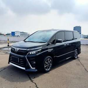 Toyota Voxy 2018 lokasi di  , tersedia melalui melalui situs Olx