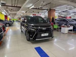 Toyota Voxy 2019 lokasi di  , tersedia melalui melalui situs Olx