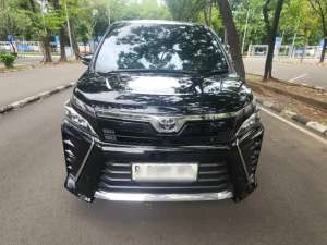 Toyota Voxy 2019 lokasi di  , tersedia melalui melalui situs Olx