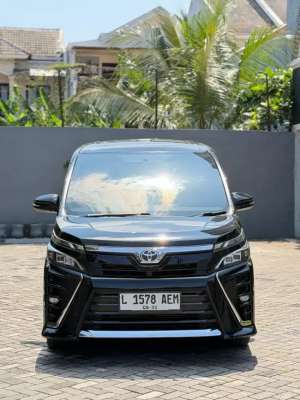 TOYOTA VOXY 2020 lokasi di  , tersedia melalui melalui situs Olx