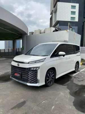 Toyota Voxy 2023 lokasi di  , tersedia melalui melalui situs Olx