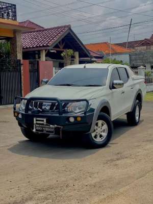 Jual bekas TRITON 2017 KM14rb khsus yang cari KONDISI SANGAT ANTIK FULL AKSESORIS,lokasi di Jakarta Utara