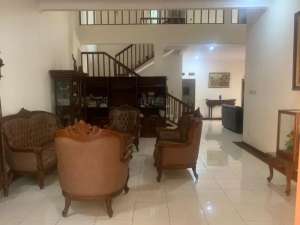 Turun Harga Rumah di jalan utama Sekelimus Buah batu Soekarno Hatta lokasi di Bandung Kota, tersedia melalui melalui situs Olx