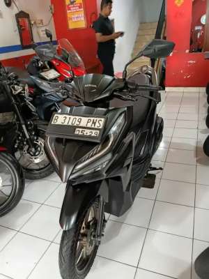 Jual bekas VARIO 125 CBS ISS KREDIT DP 1JUTA PROSES CEPAT,lokasi di  