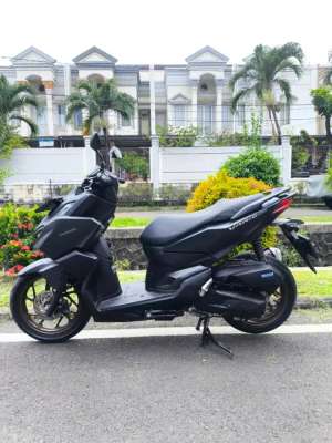 Jual bekas Vario 160 CBS 2025 Kilometer 5rb Pajak On,lokasi di  