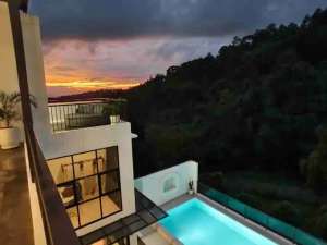 villa aktif mewah kawasan Dago dengan pemandangan Bandung city view lokasi di Bandung Kota, tersedia melalui melalui situs Olx