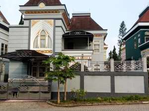 Villa Mewah 2 Lantai di Villa Kota Bunga Full Furnished lokasi di Cianjur Kab., tersedia melalui melalui situs Olx