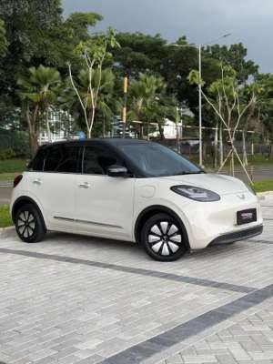 Jual bekas Wuling binguo ev long range nik 2024 km 8rb premium range,lokasi di  