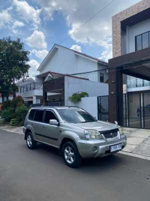Jual bekas Xtrail matic 2004,lokasi di Depok Kota