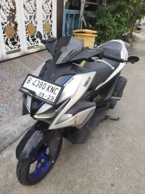 Jual bekas Yamaha Aerox 2019 ss lengkap mesin bagus plat Bekasi Kota,KM 62 Ribuan,lokasi di Bekasi Kota