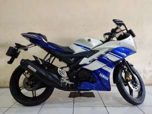 Jual bekas YAMAHA R15 V2 putih 2015 istimewa mulus terawat siap pakai...,lokasi di  