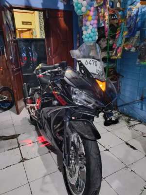 Jual bekas Yamaha R25 tahun 2015 warna hitam,lokasi di  