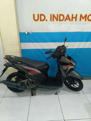 Jual bekas Yuhuu HONDA VARIO 125 ESP CBS SPORTY FI ECO 2017 SAMSAT SBY SELATAN,lokasi di  