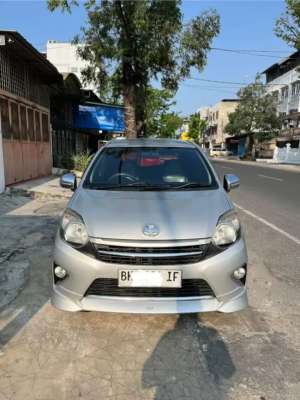 Jual bekas Agya matic 2015 tipe tertinggi,lokasi di Medan Kota