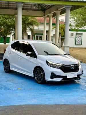 Jual bekas Brio RS CVT Th 2023 Automatic KM 30rb OriginaL,lokasi di Surakarta Kota