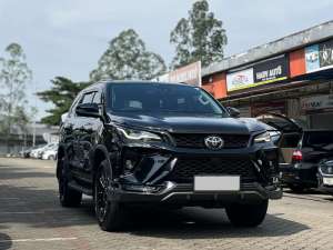 Jual bekas CIAMIKTOYOTA FORTUNER VRZ GR SPORT 2.8 DIESEL AT 2024 HITAM,lokasi di Jakarta DKI