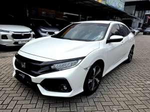 Jual bekas Civic Hatchback E Turbo 2018 Bonus Audio Puluhan Juta,lokasi di Jakarta Timur