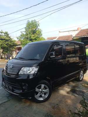 Daihatsu Luxio 2016 Bensin , tersedia melalui melalui situs Olx