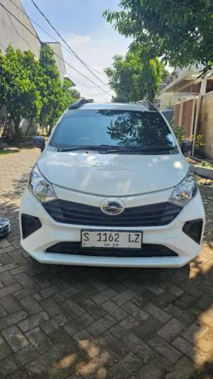 Jual bekas Daihatsu Sigra D Th. 2023 Low KM,lokasi di Sidoarjo  Kab.