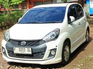 Daihatsu Sirion 2015 MT , tersedia melalui melalui situs Olx