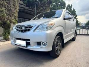 Jual bekas Daihatsu Xenia 1.0 Manual Silver 2011,lokasi di Bandung Kota