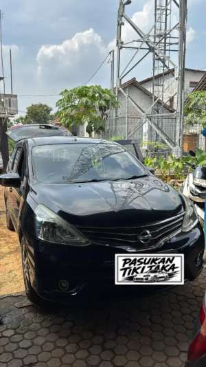 Jual bekas DiJual Nissan Grand Livina SV NIK 2017,lokasi di Depok Kota