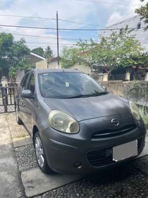 Dijual nissan march 2011 , tersedia melalui melalui situs Olx