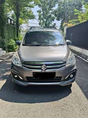 Jual bekas Ertiga GX AT 2016 Abu Abu Metalik,lokasi di Jakarta Timur