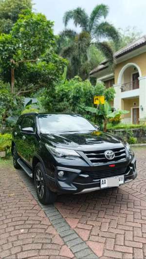Jual bekas Fortuner 2019 TRD Super Terawat,lokasi di Magelang Kota