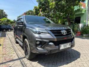 Jual bekas FORTUNER 2.4 VRZ TRD AT 2020,lokasi di Surabaya Kota