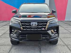Jual bekas Fortuner GR 2023 KM 18ribu Hitam,lokasi di Jakarta Pusat