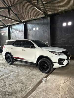 Jual bekas Fortuner TRD 2.4 2020,lokasi di Gresik Kab.