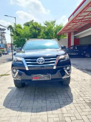 Jual bekas Fortuner VRZ dsl At 2016 Hitam,lokasi di Surabaya Kota
