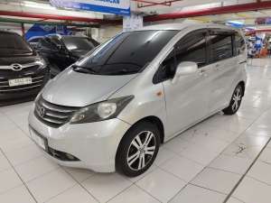Jual bekas Freed E PSD AT 2009 Silver honda mobilsurabaya mobilmurah mpv,lokasi di Surabaya Kota