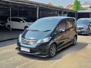 Jual bekas Freed E PSD Matic 2011 Dp 8 Juta Istimewa,lokasi di Jakarta Selatan