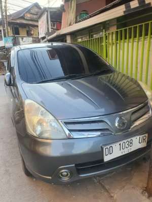 Jual bekas GRAND LIVINA 3 BARIS TIPE 1.5 SV,lokasi di Makassar Kota