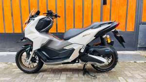 Jual bekas Honda ADV ABS Like New Seperti Baru Muluss,lokasi di Bandung Barat Kab.