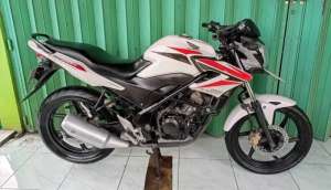 Jual bekas HONDA CB150R 2013 BE,lokasi di Bandar Lampung Kota