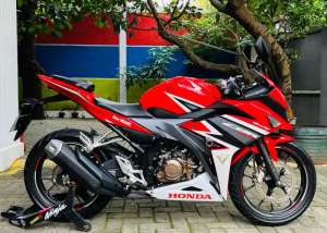 Jual bekas Honda cbr 150 R,lokasi di Tangerang Selatan Kota