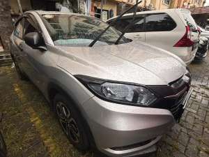 Jual bekas Honda HR-V 1.5 E CVT 2015,lokasi di Jakarta Barat