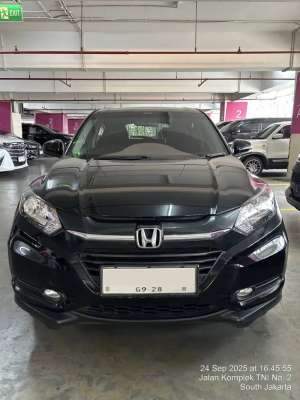 Jual bekas HONDA HRV 2018 BLACK KM RENDAH KONDISI OKE,lokasi di Jakarta Selatan