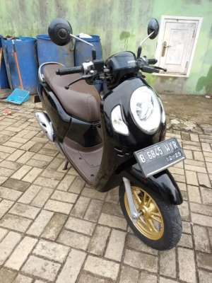 Honda scoopy prestige , tersedia melalui melalui situs Olx