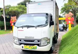 Jual bekas ISTIMEWA Traga Box Tinggi Solar EURO 2 20192020 Siap Pakai KIM,lokasi di Surabaya Kota