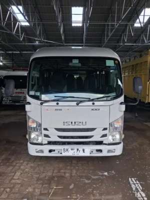 Isuzu elf Bus NLR55 2020 putih , tersedia melalui melalui situs Olx