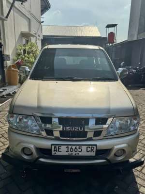 Isuzu new Panter ls turbo tahun 2006 , tersedia melalui melalui situs Olx