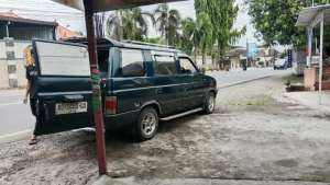 Isuzu panther tahun 1995 higrade , tersedia melalui melalui situs Olx