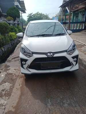 Jual bekas Jual Agya 1.2 GR sport manual mt th 2022 Putih,lokasi di Karawang Kab.