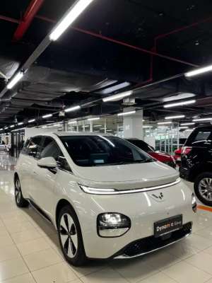 Jual bekas Km 8Rb Wuling Cloud EV Pro thn 2024 pemakaian 2025,lokasi di Jakarta Pusat