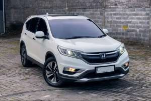 Jual bekas KM 90RB HONDA CRV 2.4 FACELIFT SUNROOF AT 2015WHITE,lokasi di Sleman Kab.